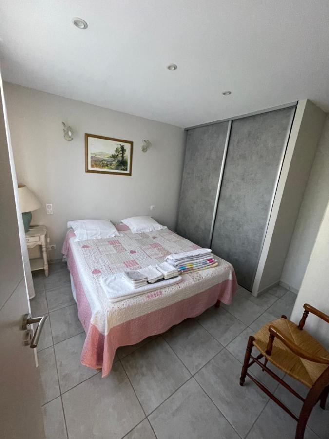 Petite Maison Pres Du Centre LʼIsle-sur-la-Sorgue Buitenkant foto